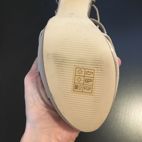 Party Shoes - Aldo Brand - brand new condition - Picture 6 of 6
